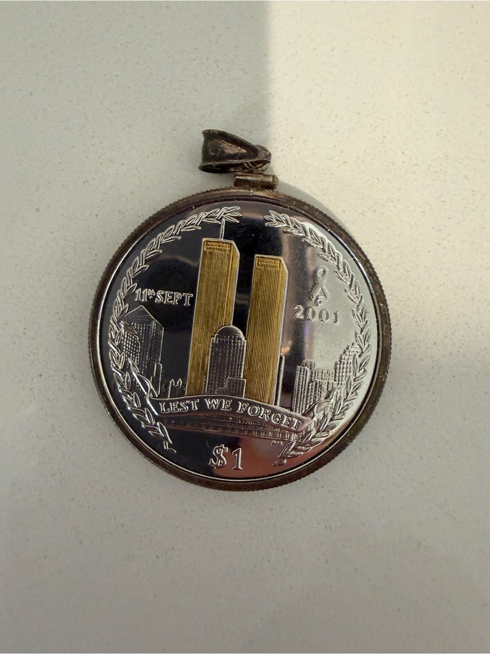 Commemorative Twin Towers 9/11 coin pendant vintage